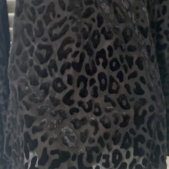 Guess - Picture 2 of 3